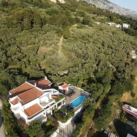 Noa * マカルスカ