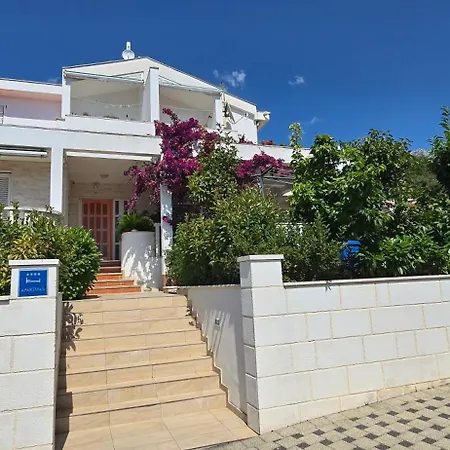 Noa Villa *