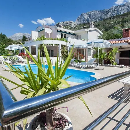 Noa * Makarska