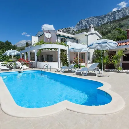 Vila Noa Makarska
