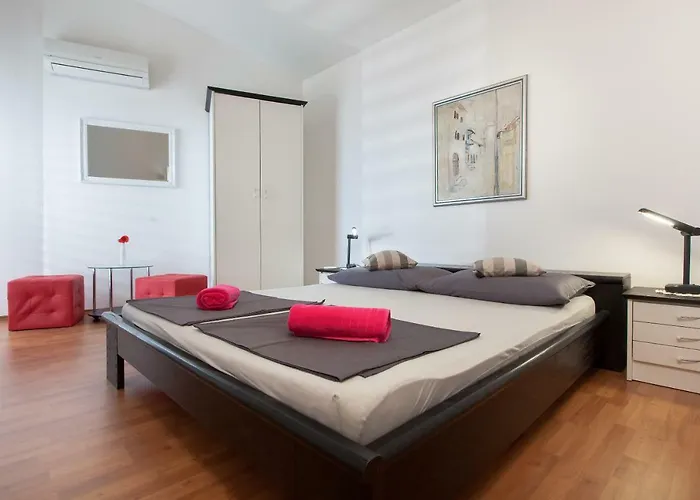 Noa * מאקרסקה